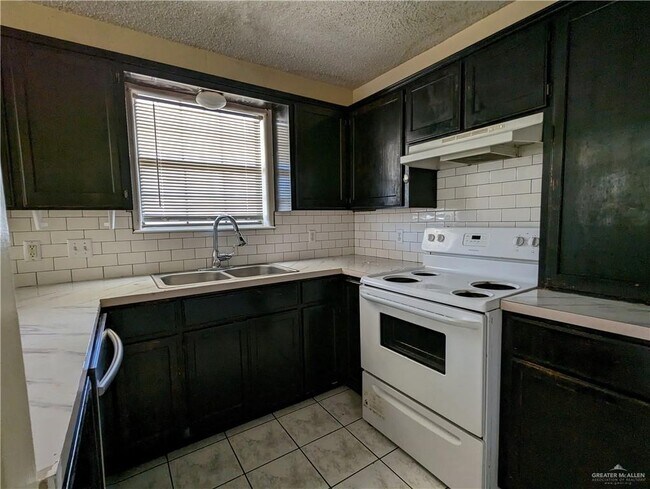 Photo - 13 West Dr Unit 10