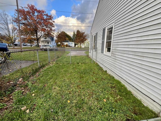 Photo - 305 Franklin Ave