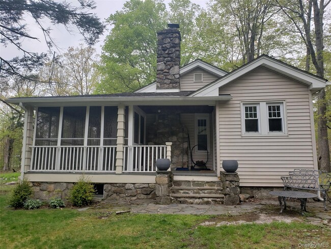 Building Photo - 1 Millpond Ln