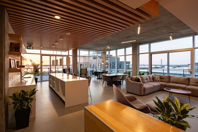 Photo - Vue du Fleuve Brossard Apartments