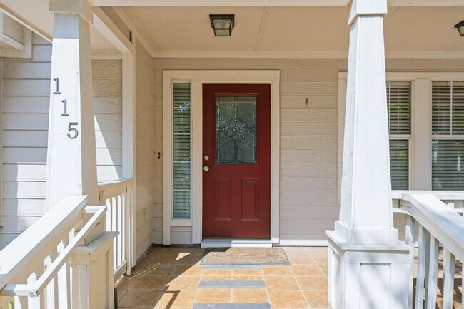 Photo - Beautiful Corner Lot, 4 Bedroom Home in Pl...