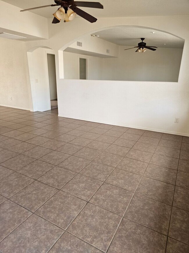 Photo - 5018 E Evergreen Dr
