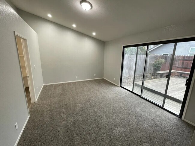 Photo - 19518 Vickie Ln