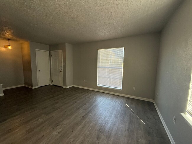 Photo - 4503 Hunt Cir Unidad C