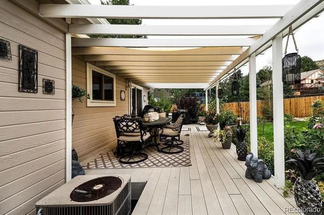 Photo - 445 Larkspur Dr