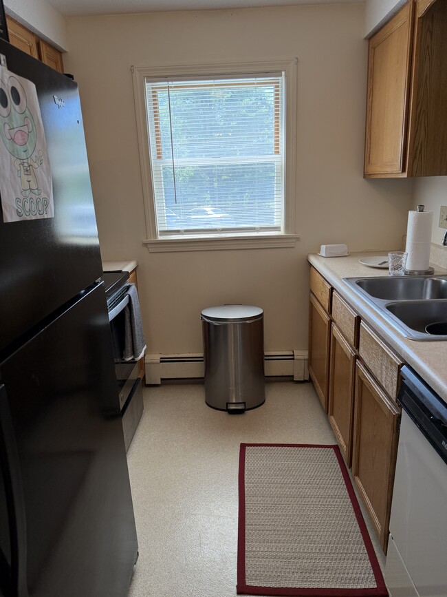 Photo - 826 State St Unit 826 1