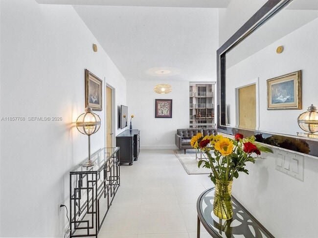 Building Photo - 1060 Brickell Ave Unit 3117