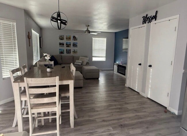 Photo - 562 Water Wheel Ln