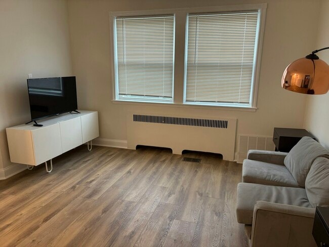 Building Photo - 1543 Northwick Rd Unit 1