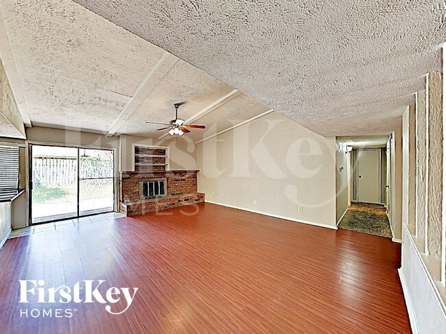 Photo - 16934 Macleish Dr