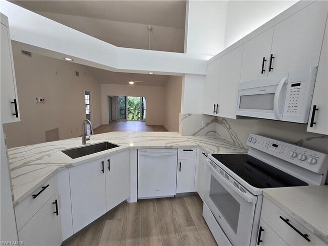 Photo - 859 Tanbark Dr