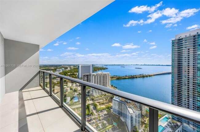 Photo - 501 NE 31st St Unidad 3902