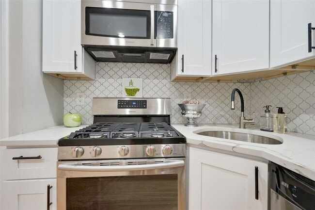 Photo - 346 Communipaw Ave Unit 2F