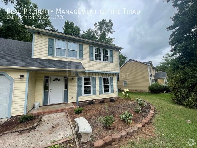 Building Photo - 3 Bedroom, 2 1/2 Bath Two Story Home in Gr...