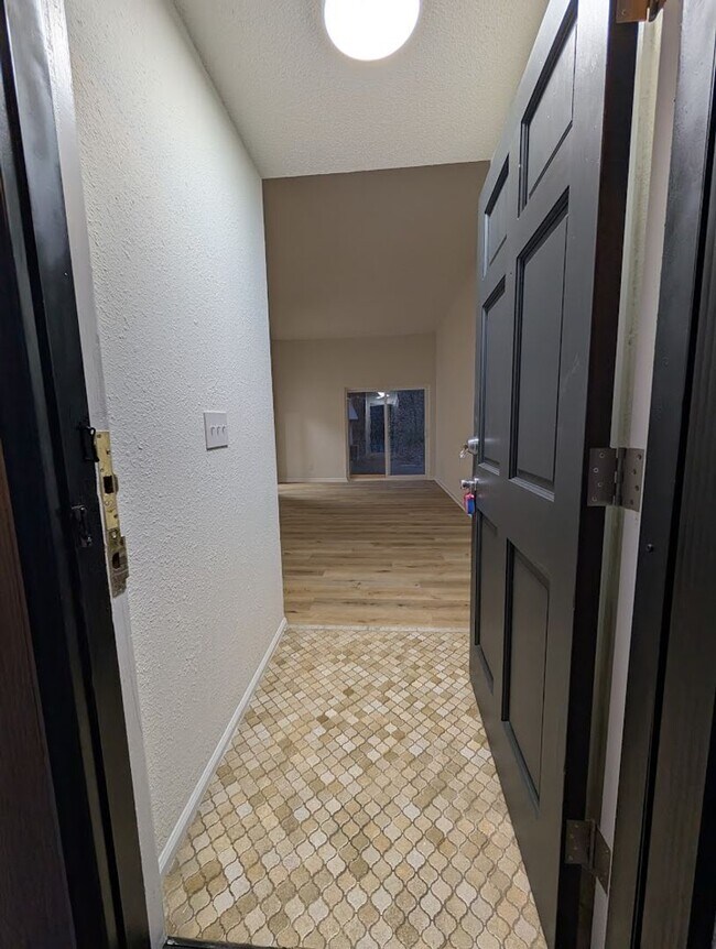 Photo - 3718 Fountain Ave Unidad 3720 Fountain Ave