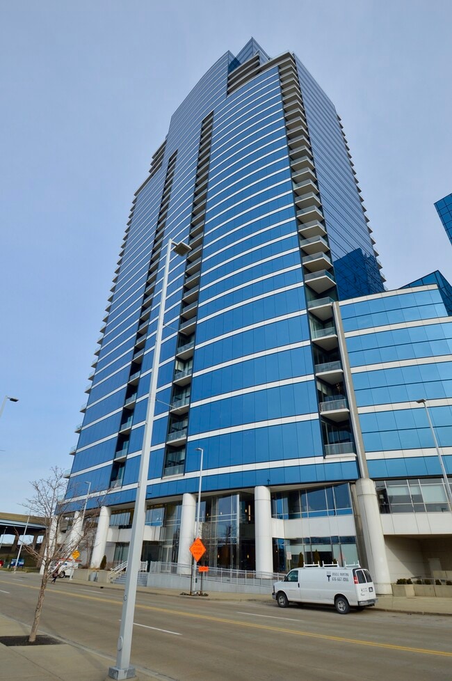 Riverhouse Condos - 335 Bridge St NW Unidad 2605 Rental