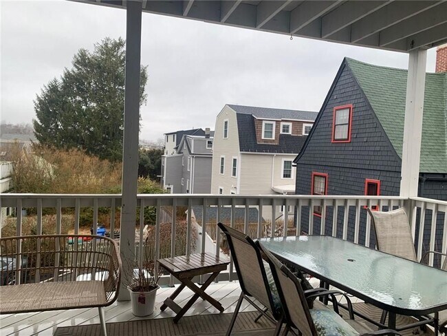 603 Thames St Unit 4