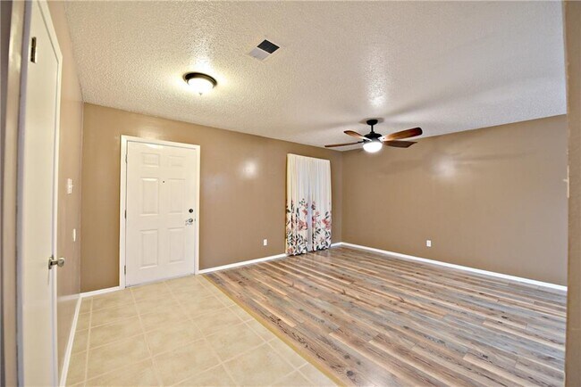 Photo - 11028 Hard Rock Rd