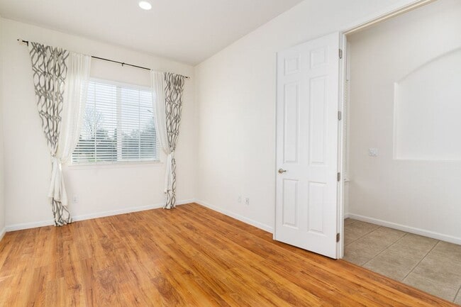 Photo - 3350 W Stewart Ave