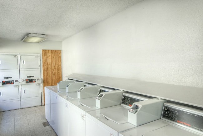 Oaks of Baytown Apartments