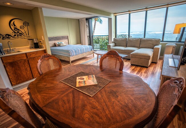 BEACHFRONT - partially furnished 2/2/1 cov... - BEACHFRONT - partially furnished 2/2/1 cov... Casa