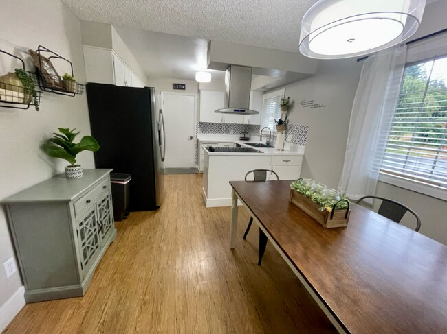 Photo - 9515 SW Edgewood St