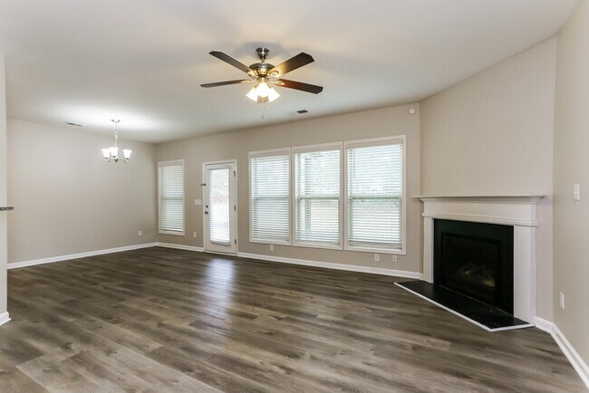 Photo - 3232 Baylor Cir