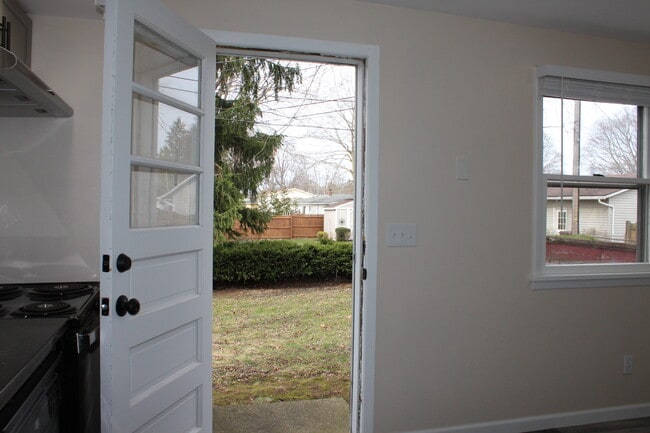 Photo - 32 Medimount Dr