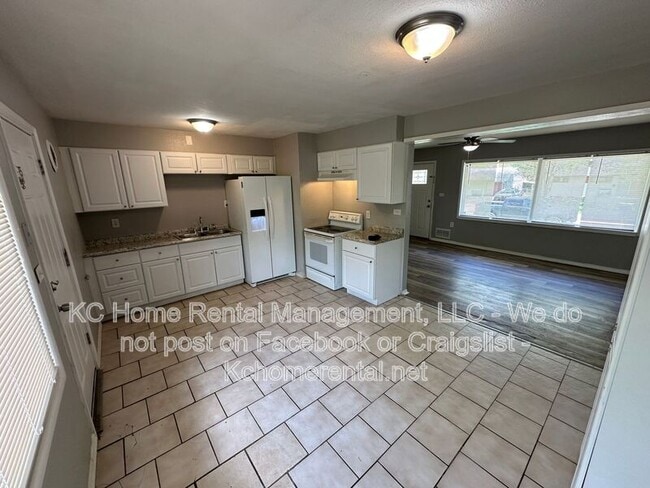 Photo - 10812 Newton Ave