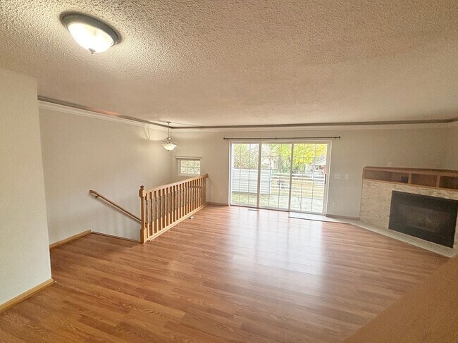 Photo - 7049 Lockslie Way