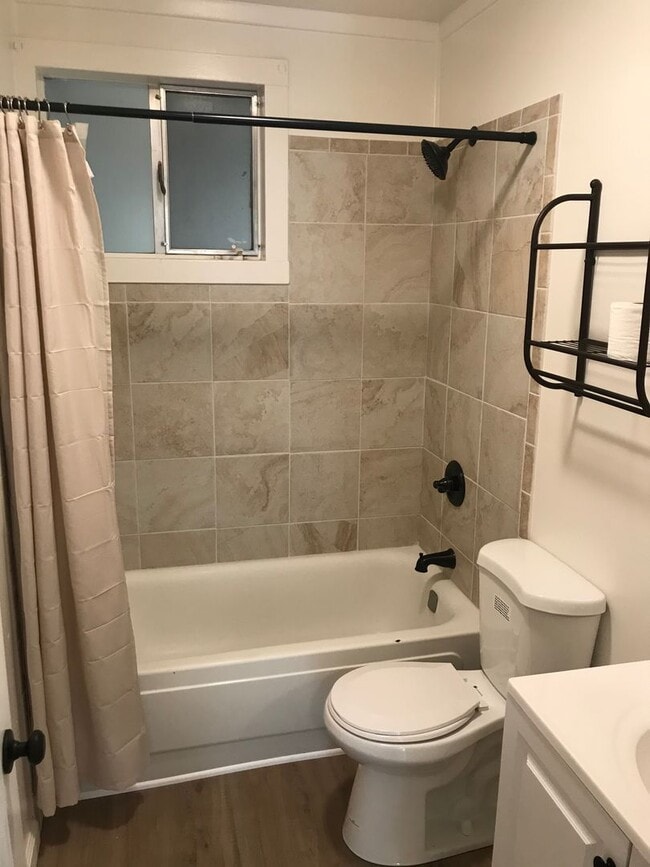 Photo - Updated 3 Bedroom 2 Bathroom Home in Paradise!