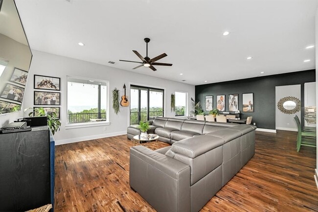 Photo - 18502 Venture Dr