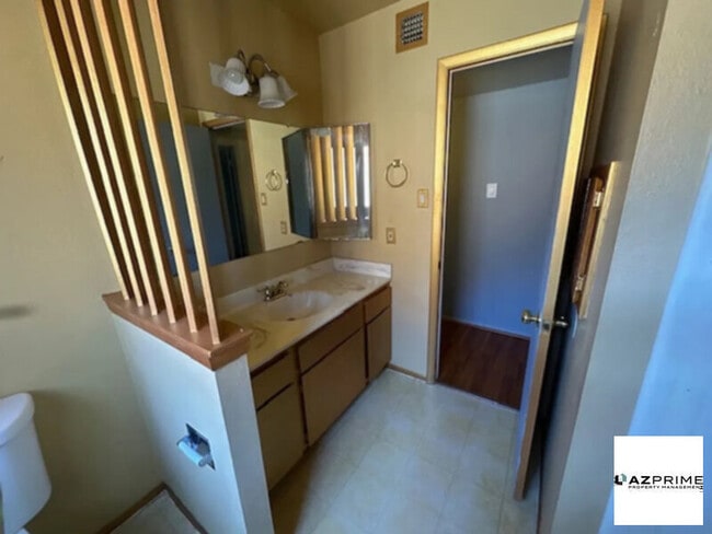 Building Photo - Very big home for you