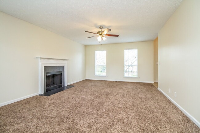 Photo - 2813 Louise Russell Dr