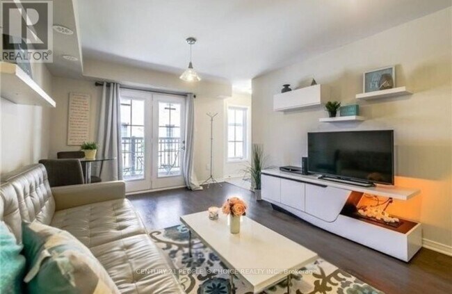 Photo - 2441 Greenwich Dr