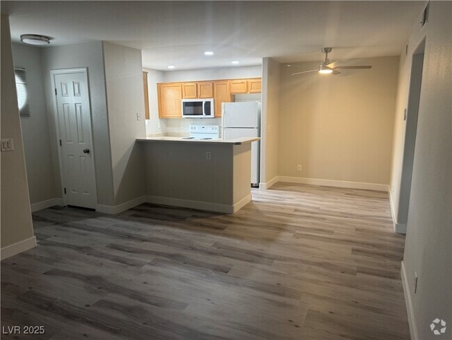 Building Photo - 2966 Juniper Hills Blvd Unit 101 Rental