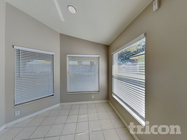 Photo - 9718 White Barn Way