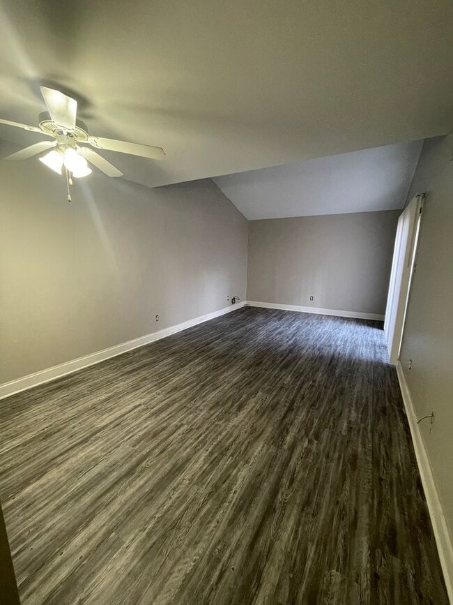 Photo - Welcome to this charming 1-bedroom, 1-bathroom Apartment, located in the vibrant city of Charlott...