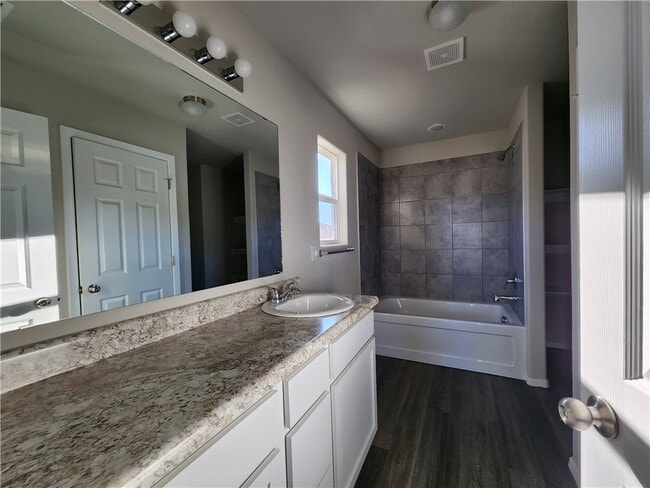 Photo - 1730 King Rd