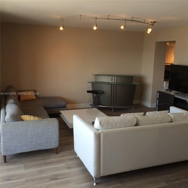 Photo - 1800 Collins Ave Unit 9A