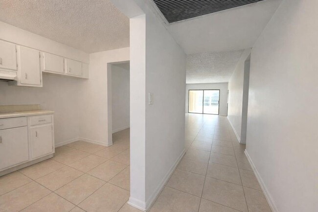Photo - 9440 SW 8th St Unit 208