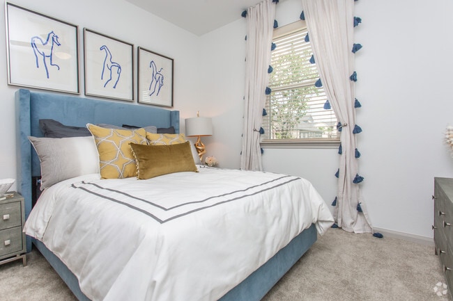 2 Br, Bedroom