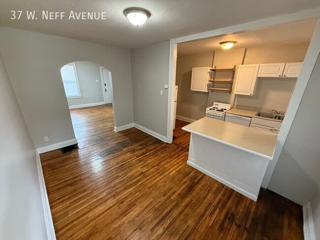 37 W Neff Ave