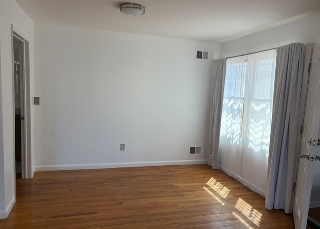 Photo - 1157 67th St Unit 2