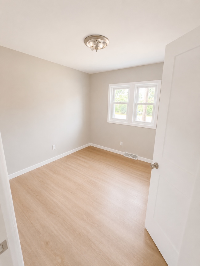 Photo - 113 Oak St