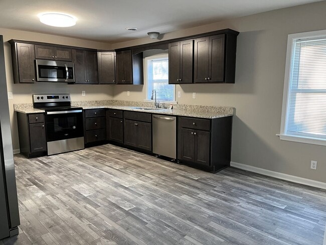 Photo - 3 Bedroom, 2 bath newly remodeled house