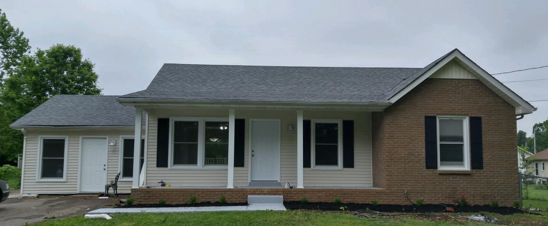 Photo - 220 Bob White Dr House