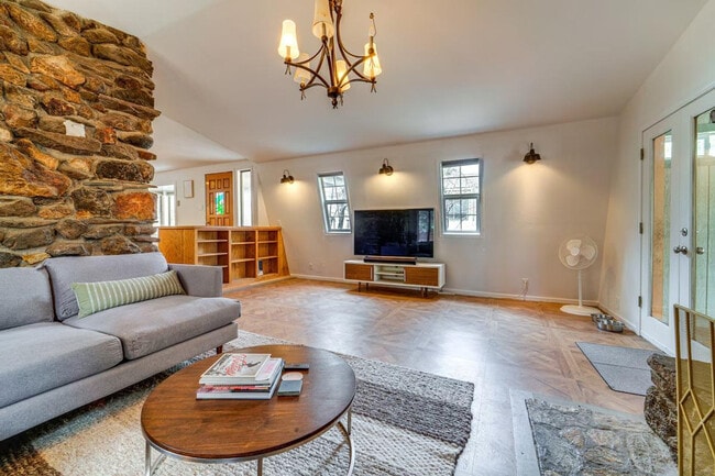 Photo - 627 Bear Valley Rd Unit ID1386162P