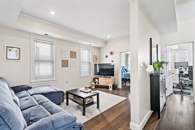Building Photo - 64 Byron St Unit 3 Rental