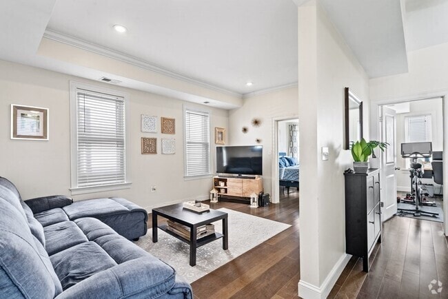 Building Photo - 64 Byron St Unit 3 Rental